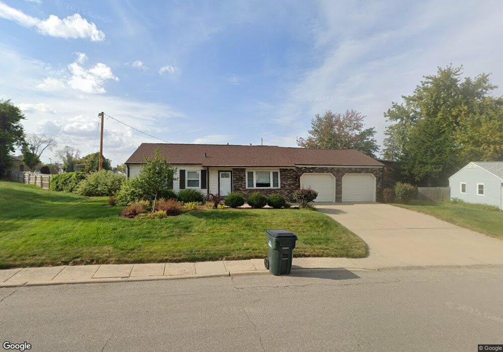 2410 Linwood St SW, Cedar Rapids, IA 52404 - photo 1