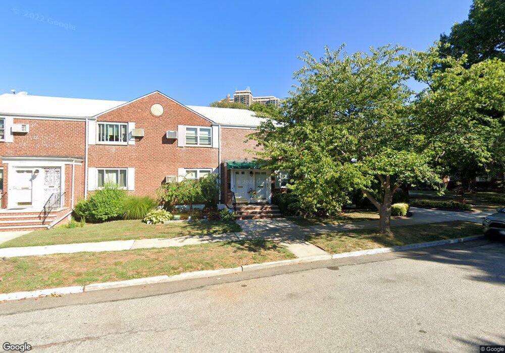 264-17 Langston Ave unit B, Glen Oaks, NY 11005 - photo 1