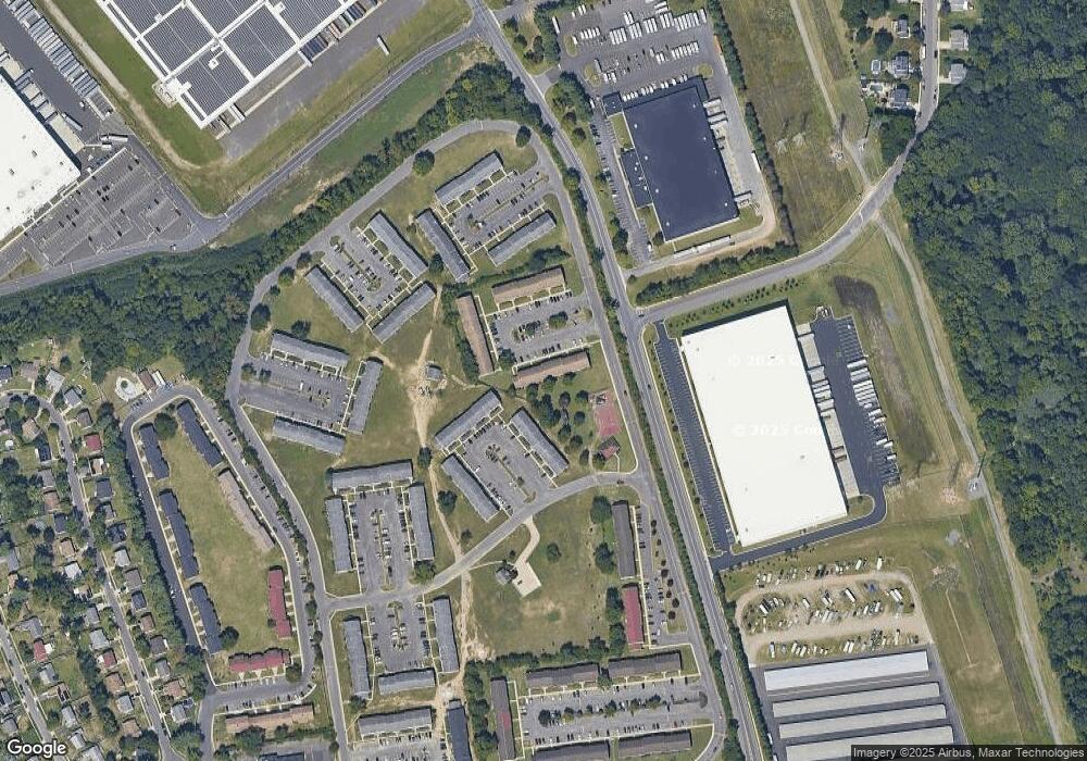 812 Henri Ct unit 812, Burlington, NJ 08016 - photo 1