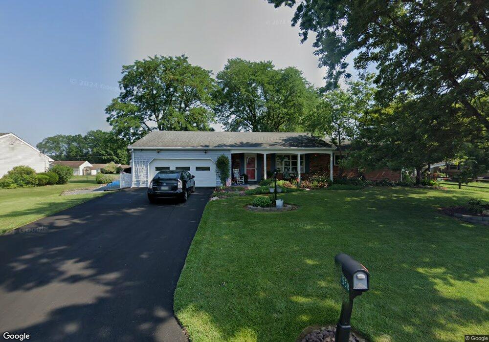 5582 Mohawk Dr, Bethlehem, PA 18017 - photo 1