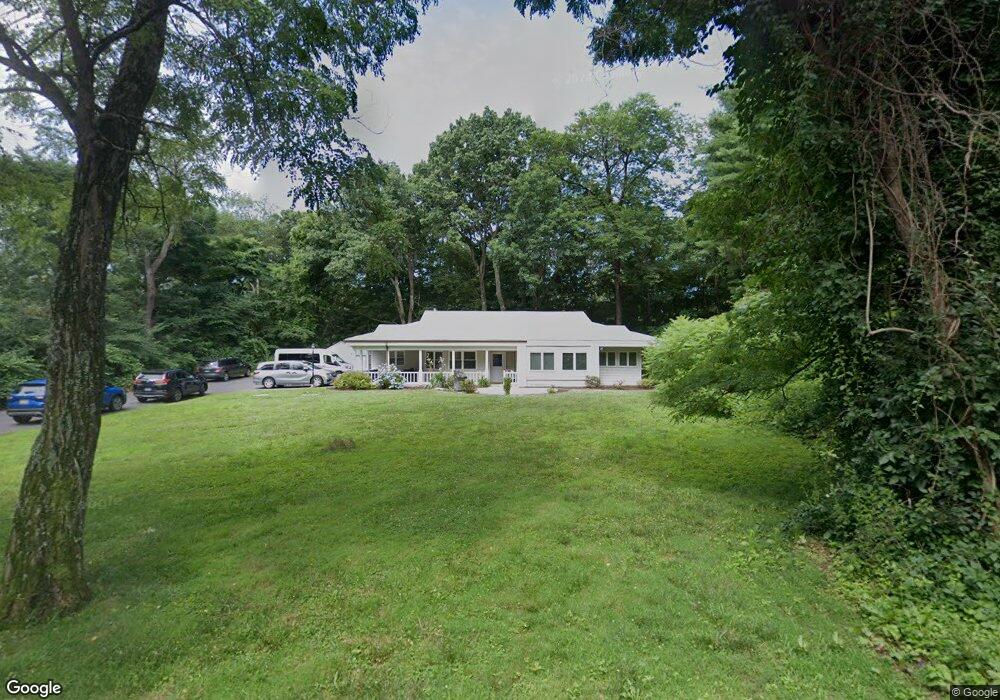 225 Duncaster Rd, Bloomfield, CT 06002 - photo 1