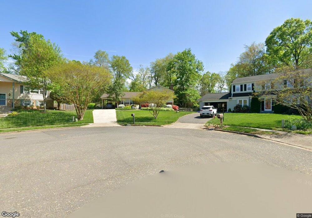 8725 Parry Ln, Alexandria, VA 22308 - photo 1