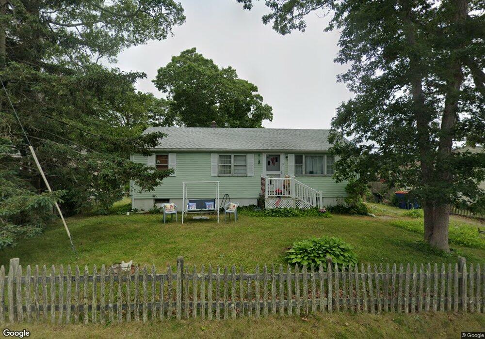 32 Tomahawk Dr, Buzzards Bay, MA 02532 - photo 1