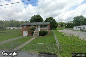 218 1st St, Sophia, WV 25921