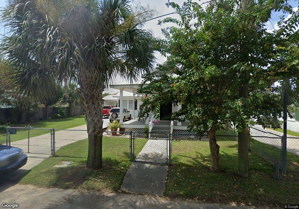 206 City Park Ave, Bay Saint Louis, MS 39520 - photo 1