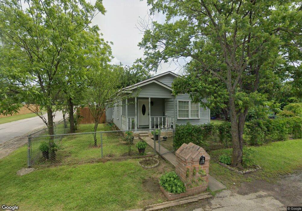 1714 N Robinson St, Cleburne, TX 76031 - photo 1