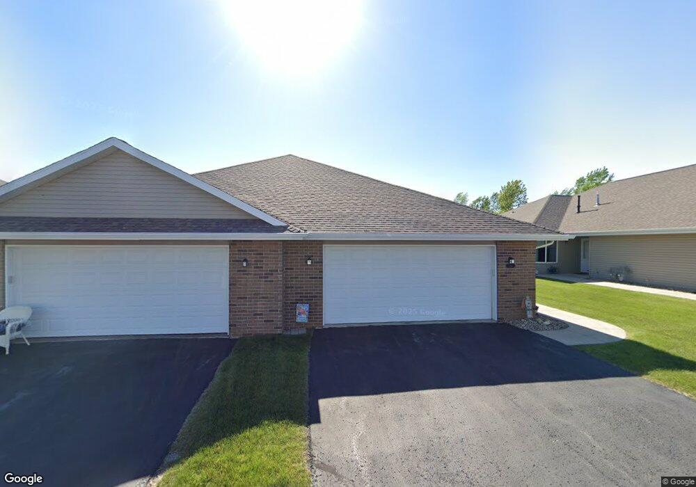 1422 Asbury Ln, Waterloo, IA 50701 - photo 1