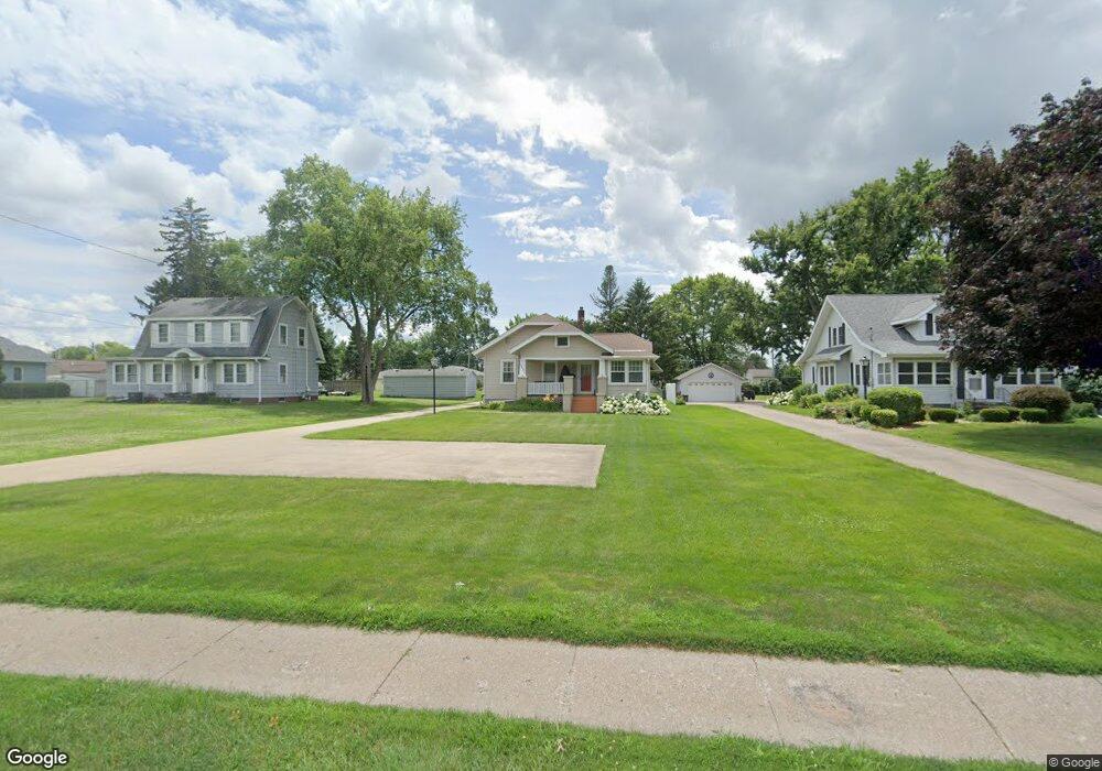 3227 W Locust St, Davenport, IA 52804 - photo 1