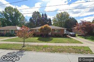 22377 Rivergate Dr, Rocky River, OH 44116