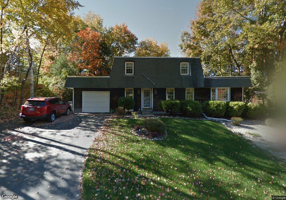 542 Fairfield St, Manchester, NH 03104 - photo 1