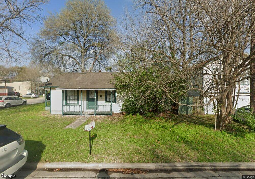 107 N Oak St, Tomball, TX 77375 - photo 1