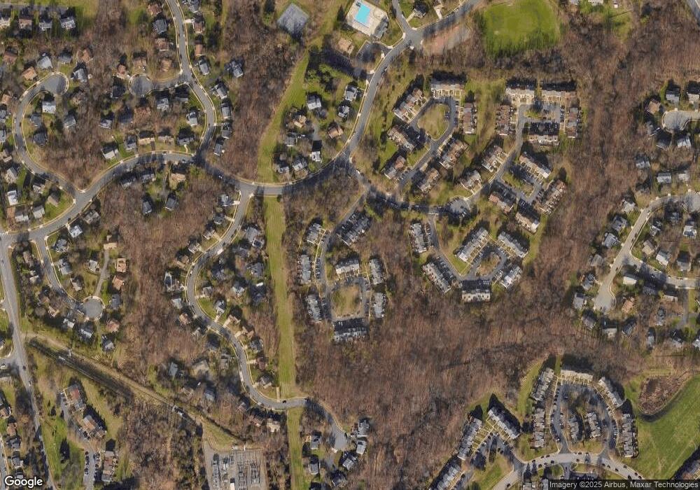 3613 Buckeye Ct, Fairfax, VA 22033 - photo 1