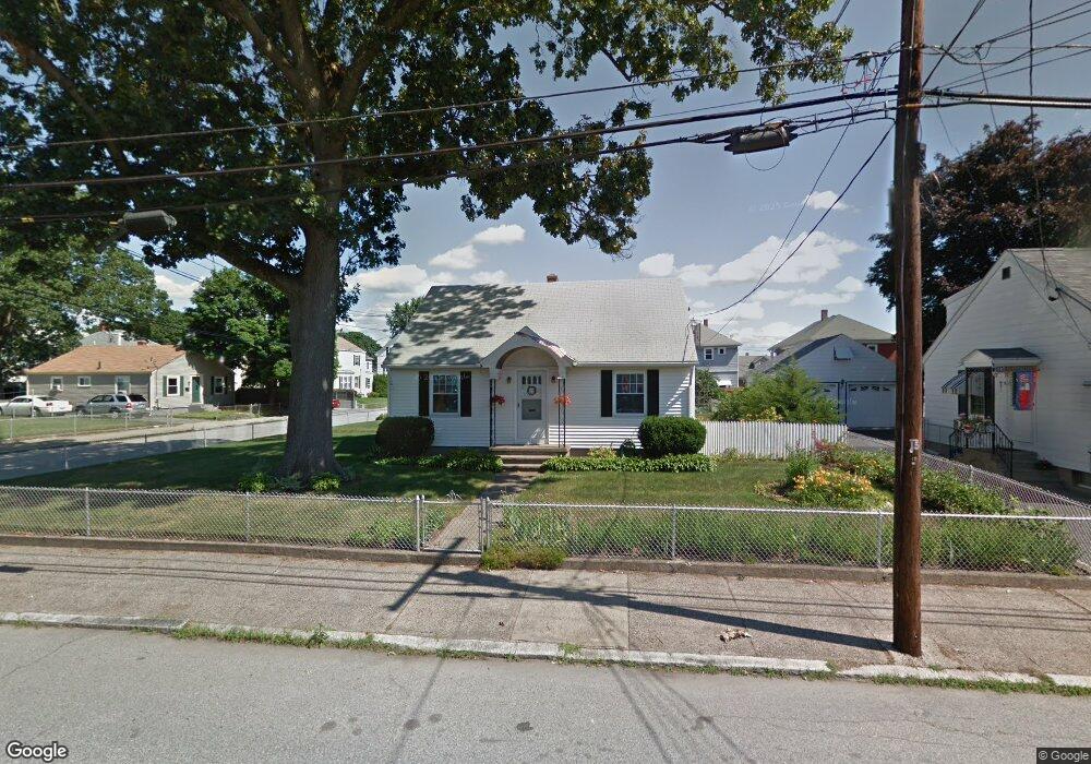 110 Bucklin St, Pawtucket, RI 02861 - photo 1