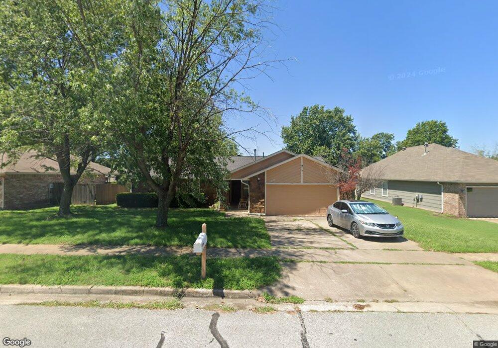 3810 S Sycamore Place, Broken Arrow, OK 74011 - photo 1