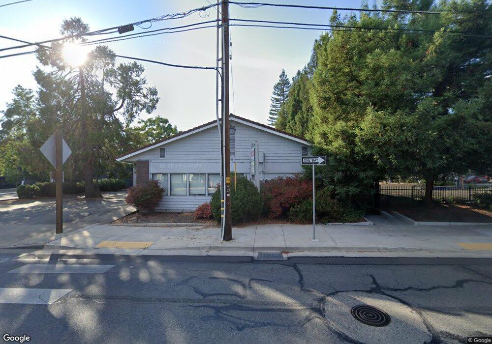 820 NE 7th St, Grants Pass, OR 97526 - photo 1