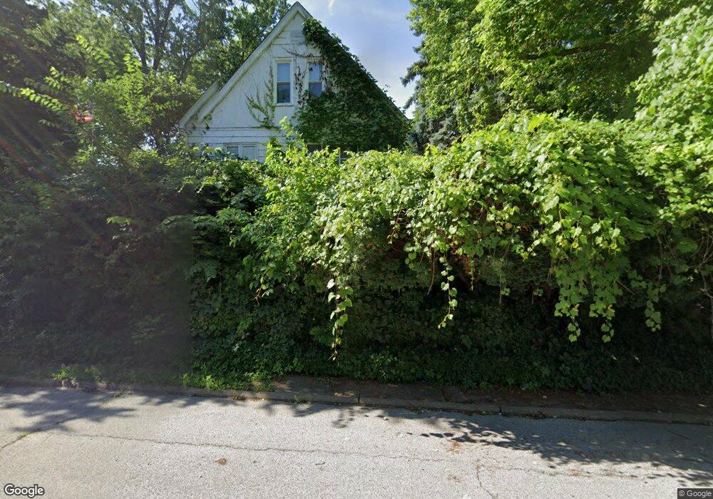 1625 W 15th St, Davenport, IA 52804 - photo 1