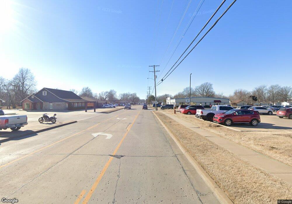 140 E Blue Starr Dr, Claremore, OK 74017 - photo 1