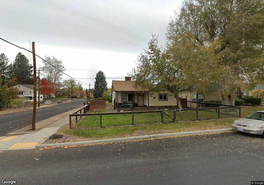 253 SW 12th St, Redmond, OR 97756 - photo 1