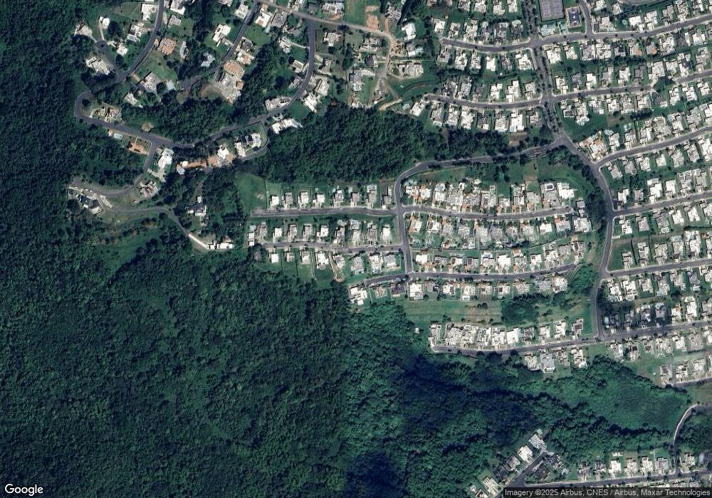 350 Tulipan unit Serrania, Caguas, PR 00725 - photo 1