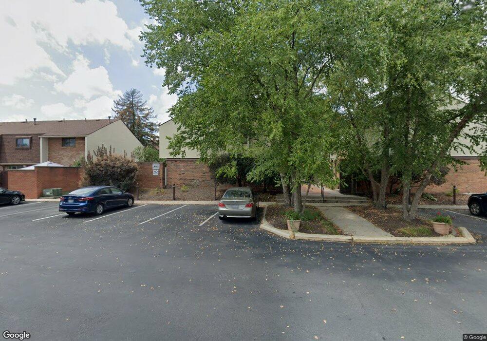 1750 Willoway Cir S, Columbus, OH 43220 - photo 1