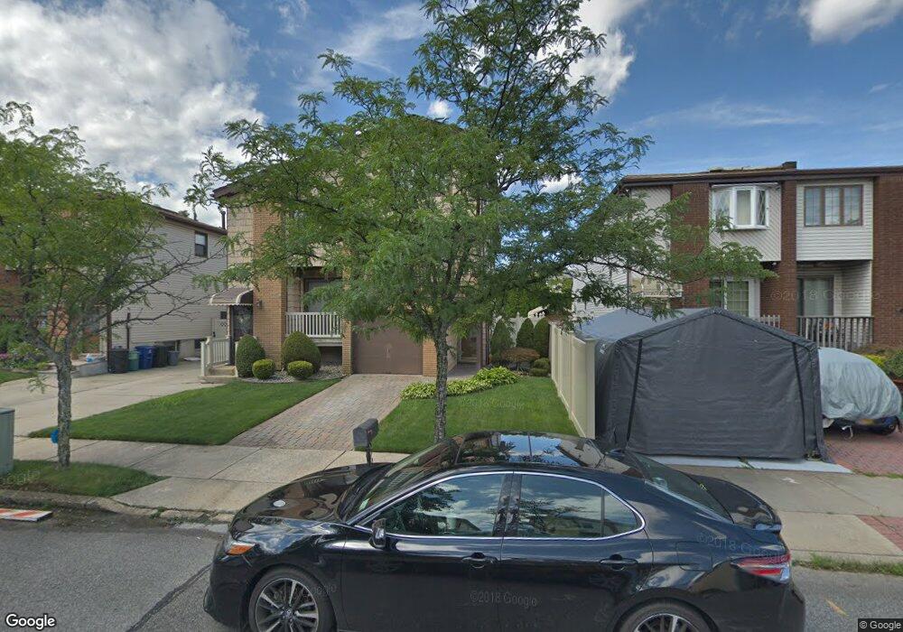 250 Elverton Ave, Staten Island, NY 10308 - photo 1