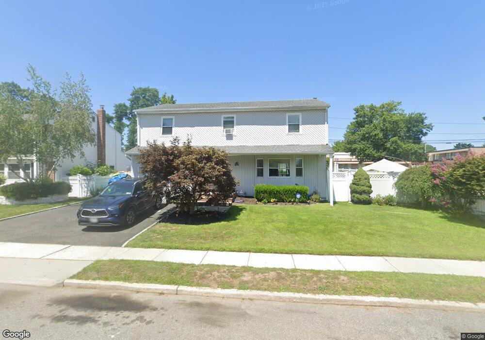 22 Broadfield Place, Glen Cove, NY 11542 - photo 1