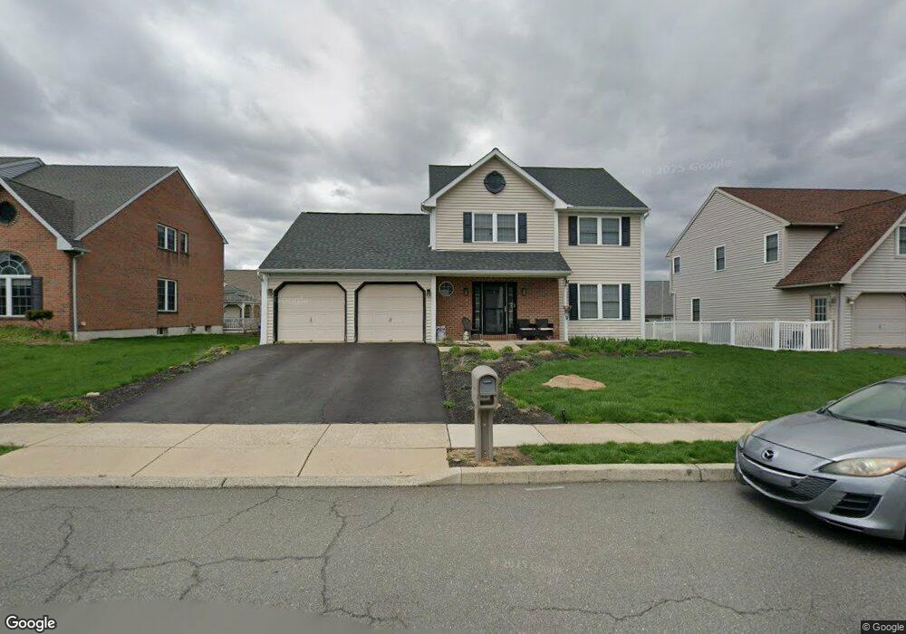 1022 Leanne St, Reading, PA 19605 - photo 1