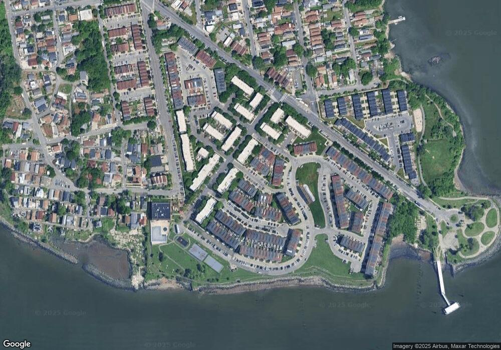 118 Admiral Ct unit 14, Bronx, NY 10473 - photo 1