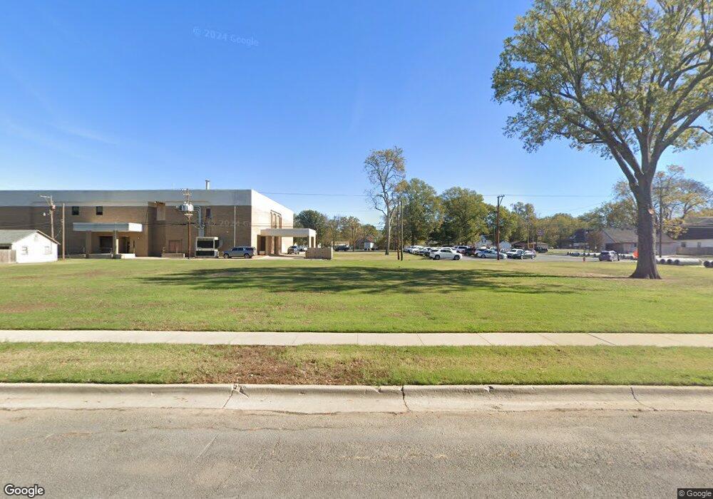 807 S Maple St, Stuttgart, AR 72160 - photo 1