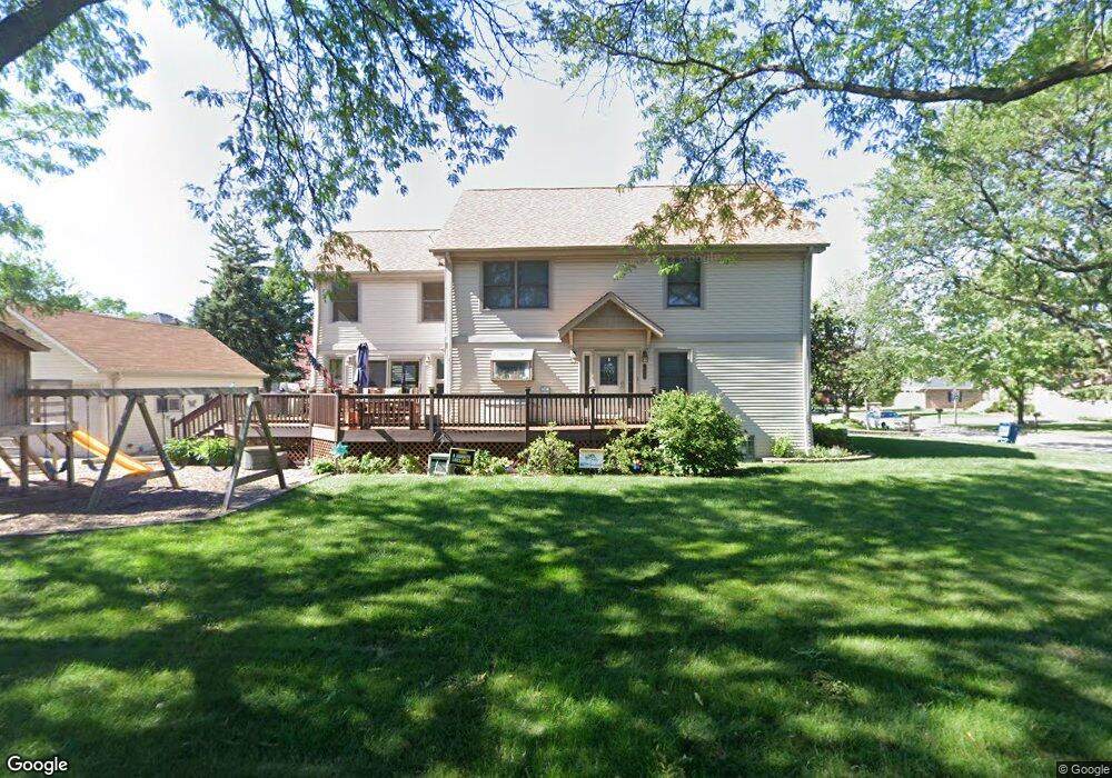 686 N Kenilworth Ave, Elmhurst, IL 60126 - photo 1