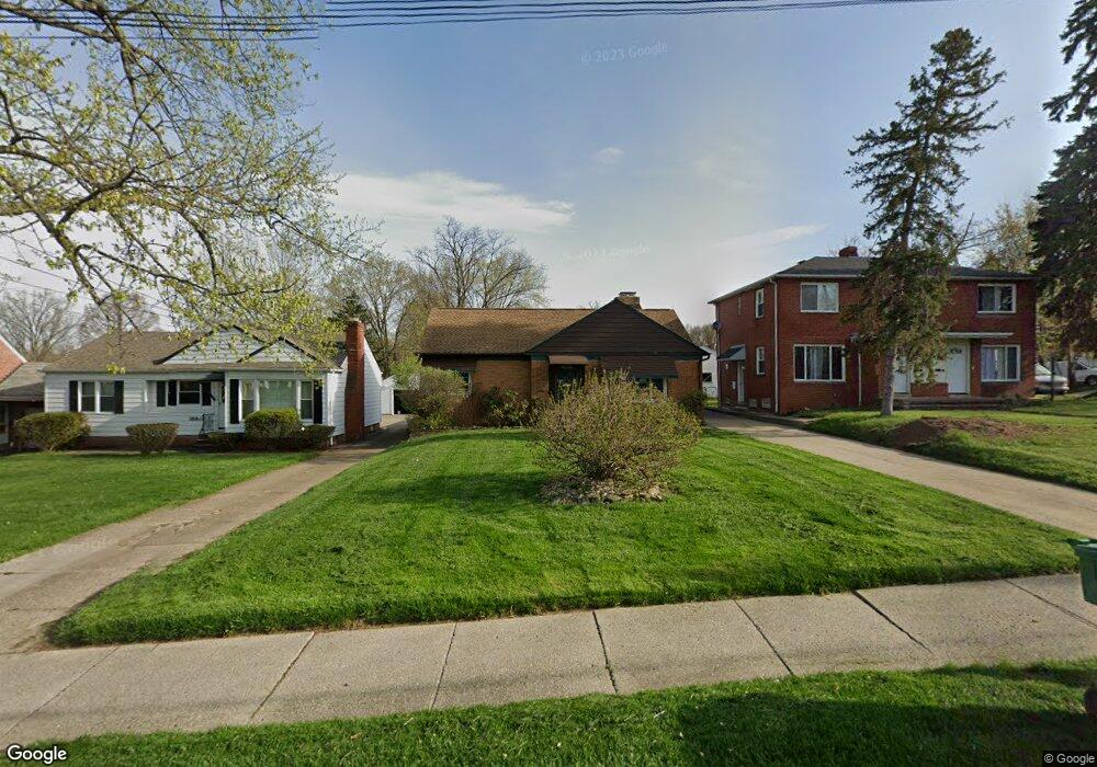 18811 Libby Rd, Maple Heights, OH 44137 - photo 1