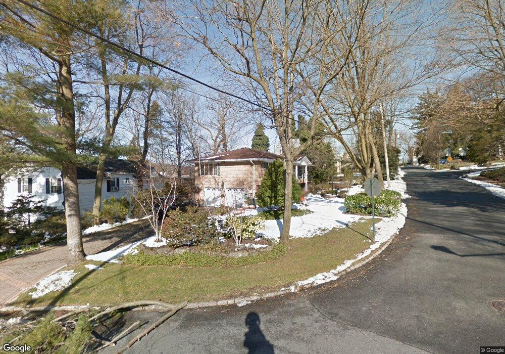 5 Van Arsdale Place, Manhasset, NY 11030 - photo 1