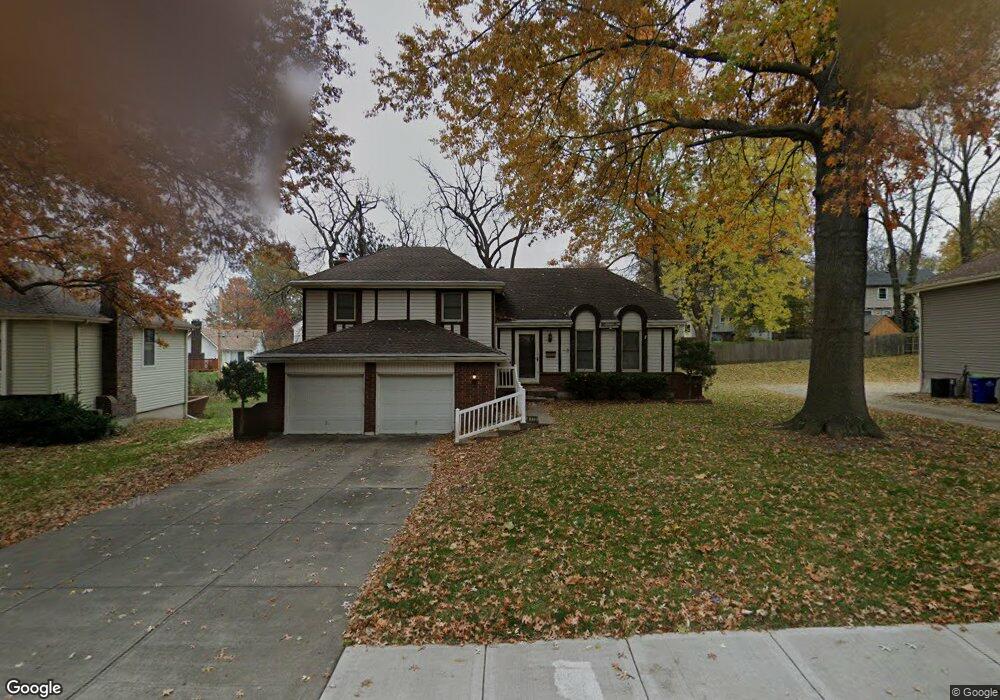 4713 Stearns Ln, Shawnee, KS 66203 - photo 1