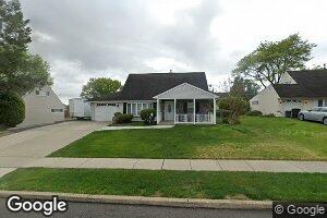 14 Calicobush Rd, Levittown, PA 19057
