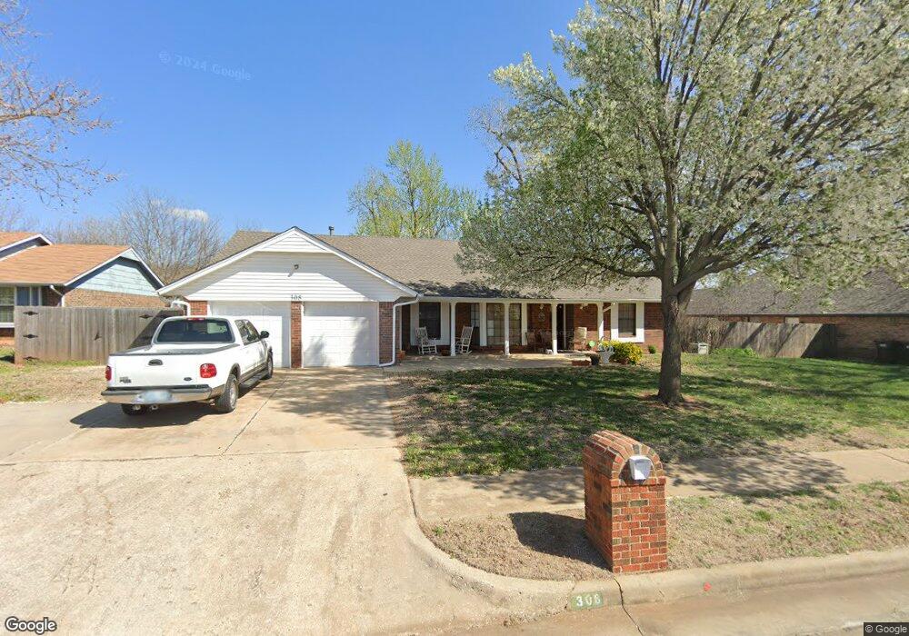 308 N Hickory Ln, Moore, OK 73160 - photo 1