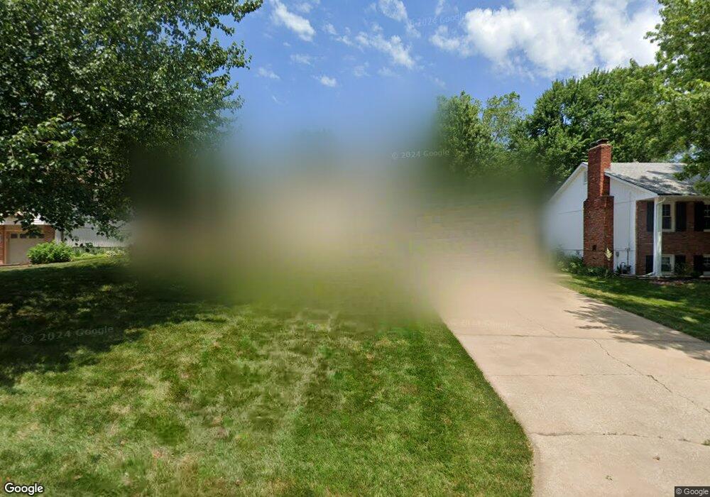 10104 W 70th St, Shawnee, KS 66203 - photo 1