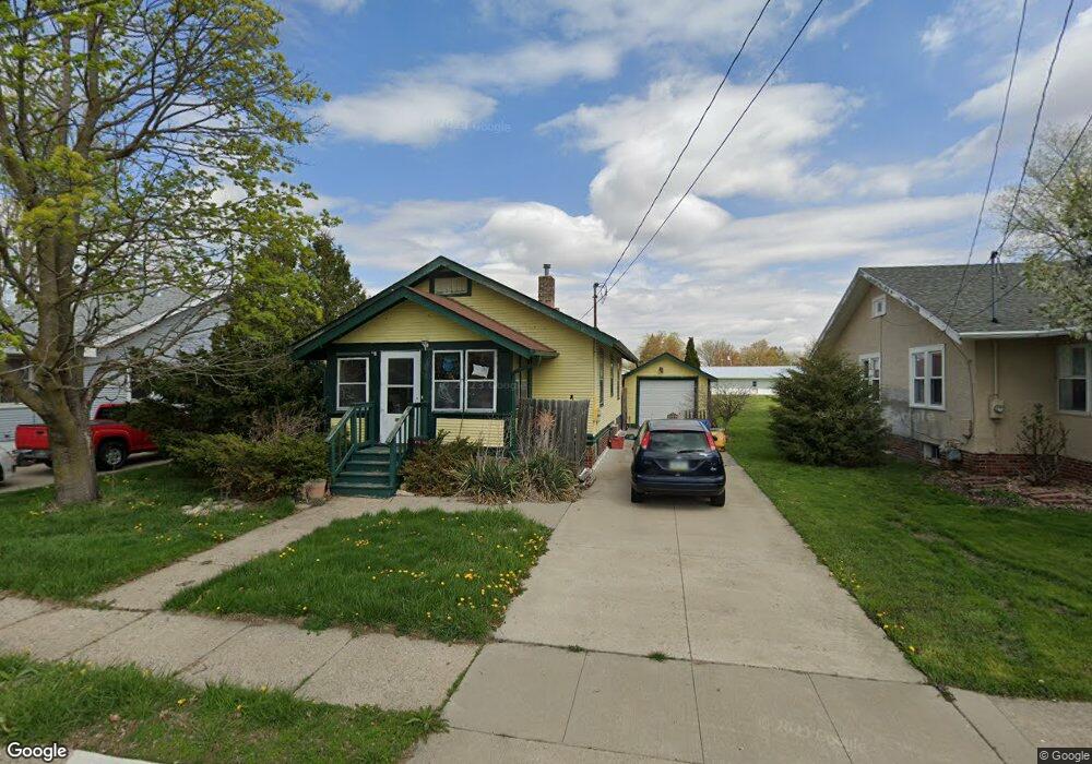 1018 N 6th Ave E, Newton, IA 50208 - photo 1