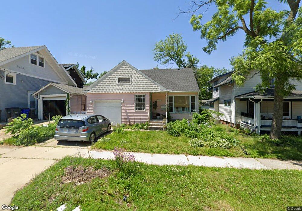 833 19th St SE, Cedar Rapids, IA 52403 - photo 1