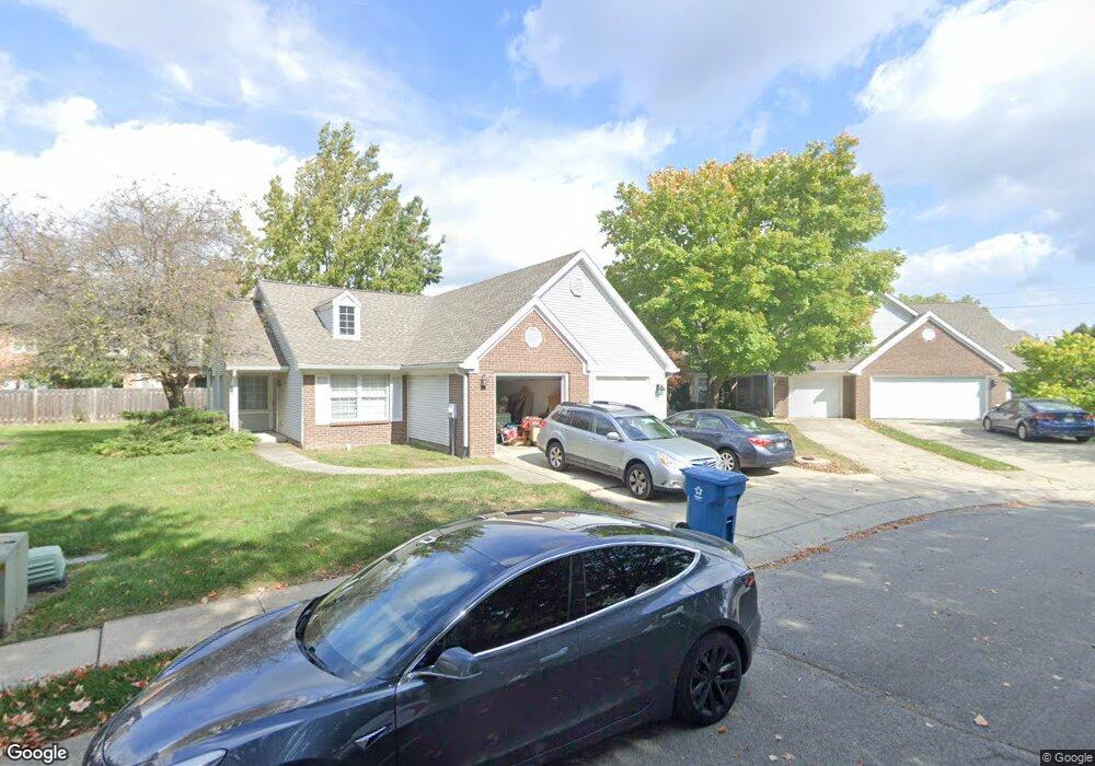 1107 Canterbury Square S, Indianapolis, IN 46260 - photo 1