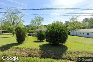822 N Peachtree St, Doerun, GA 31744