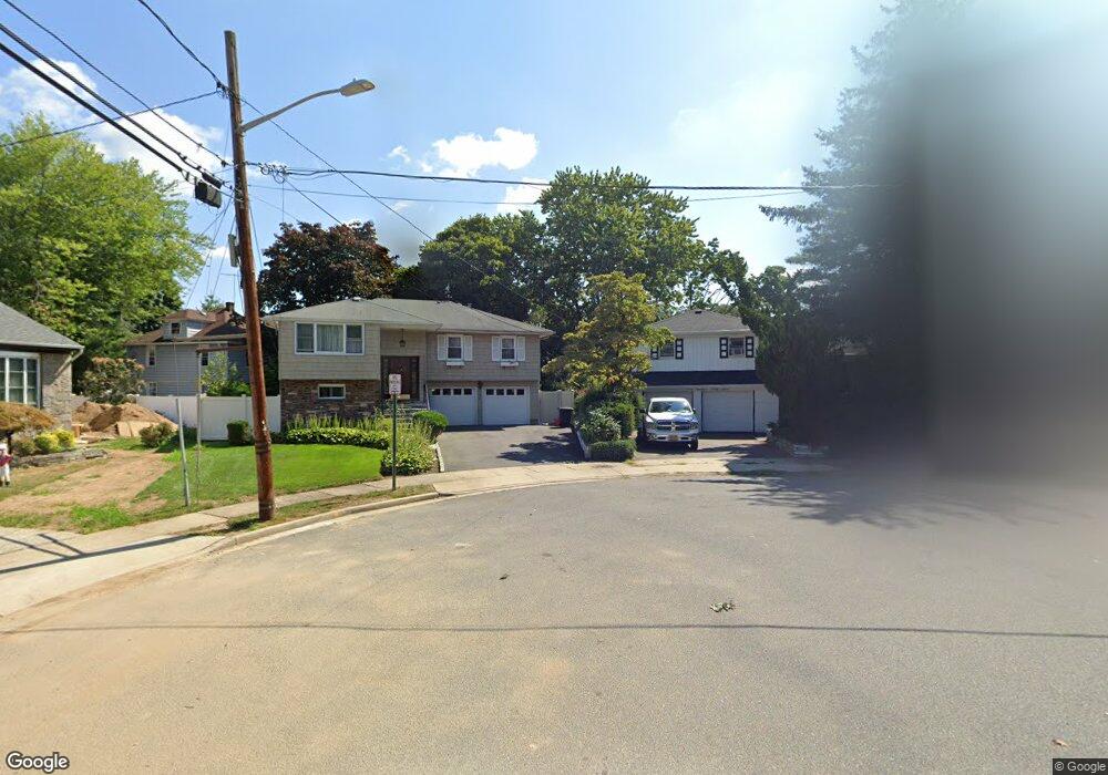 437 Berrywood Ct, West Hempstead, NY 11552 - photo 1