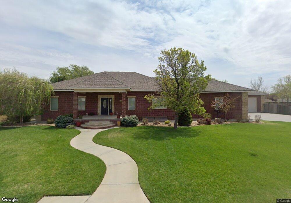 1402 S Eisenhower St, Hugoton, KS 67951 - photo 1