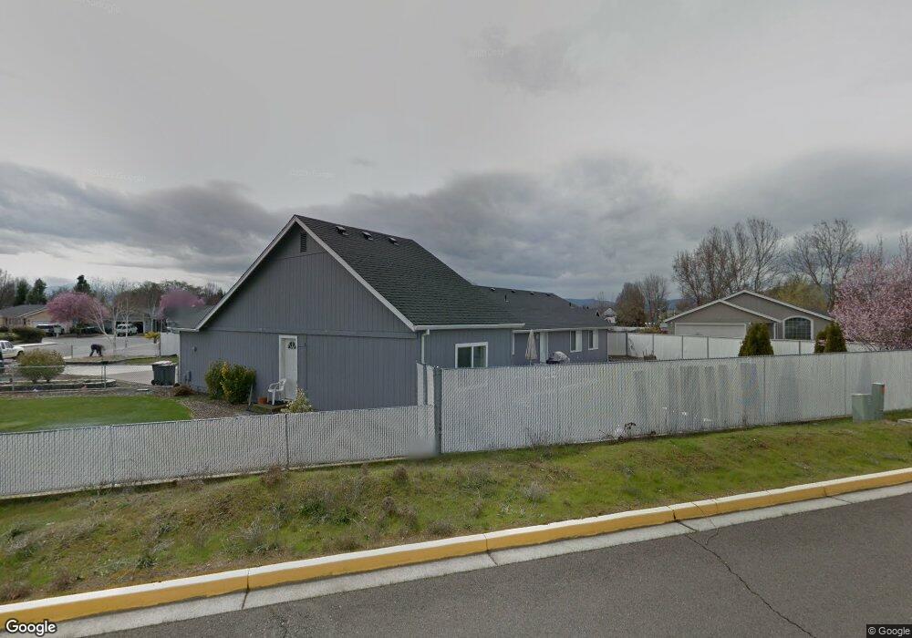 1245 Rochelle Ct, Central Point, OR 97502 - photo 1