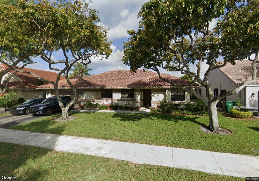 9613 Ridgecrest Ct, Davie, FL 33328 - photo 1