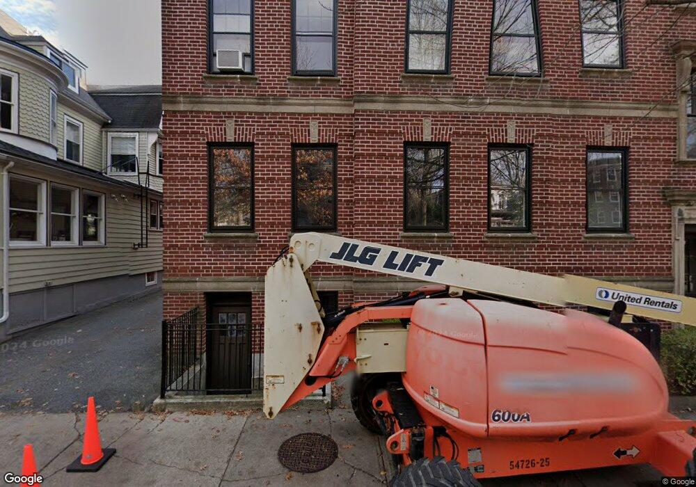 42 Linnaean St unit 10, Cambridge, MA 02138 - photo 1