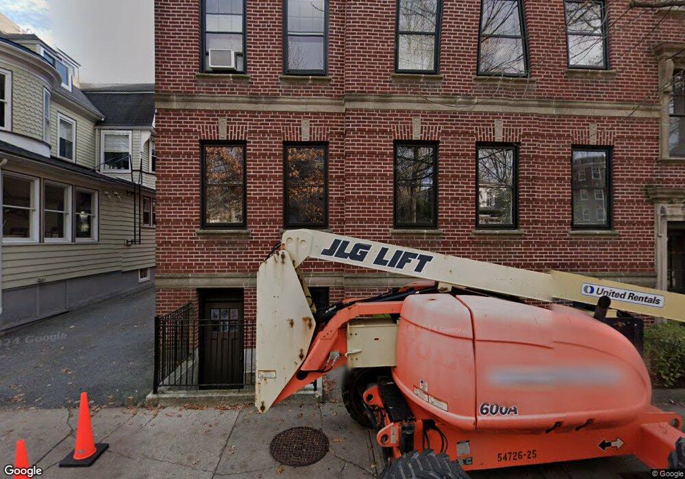 42 Linnaean St unit 4, Cambridge, MA 02138 - photo 1