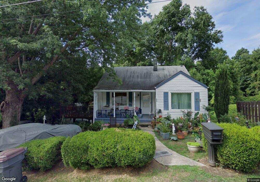 225 Pennsylvania Ave, Reidsville, NC 27320 - photo 1