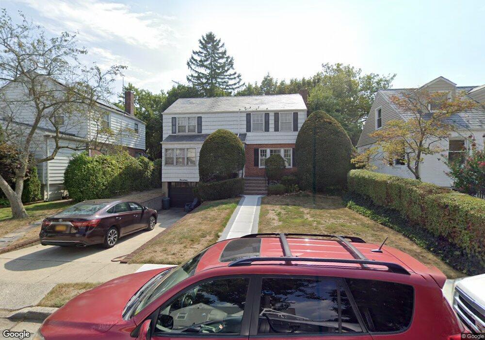 19 Firethorne Ln, Valley Stream, NY 11581 - photo 1