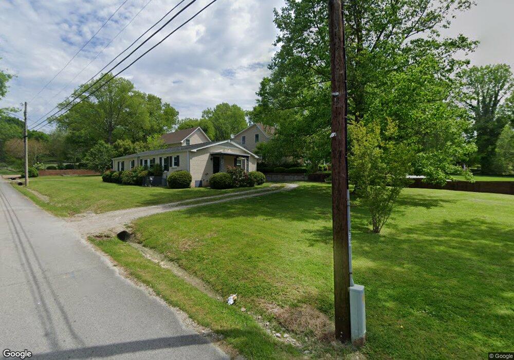 916 Hillcrest Ave, Columbia, TN 38401 - photo 1