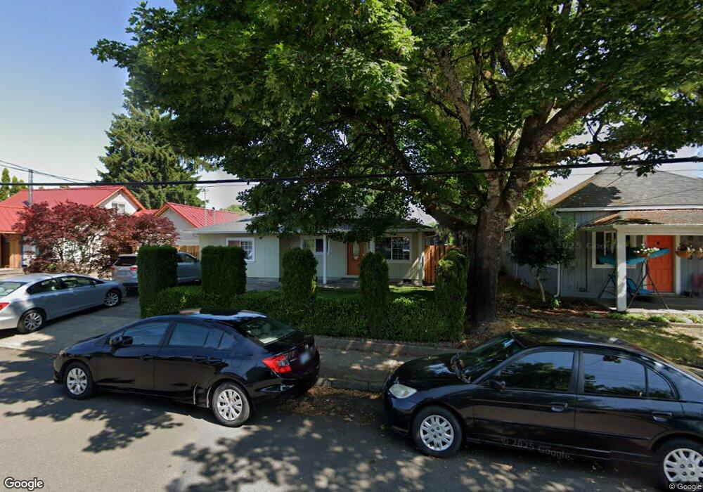 803 E 9th St, Newberg, OR 97132 - photo 1